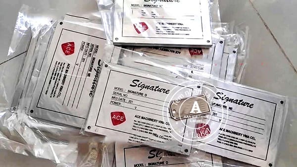 Xưởng sản xuất tem nhôm in, ăn mòn giá rẻ 4